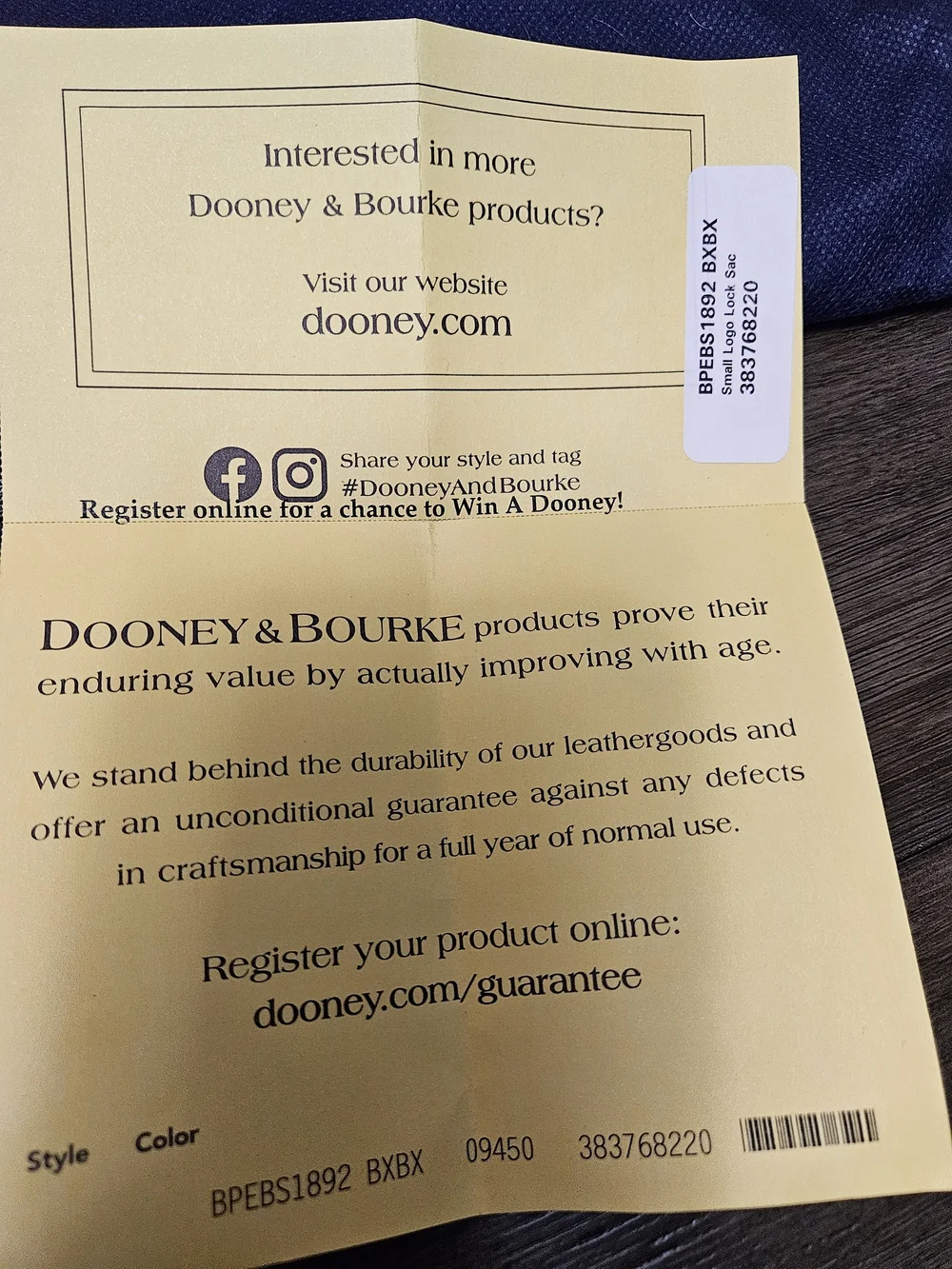 Dooney & Bourke Small Logo Lock Sac Burgundy